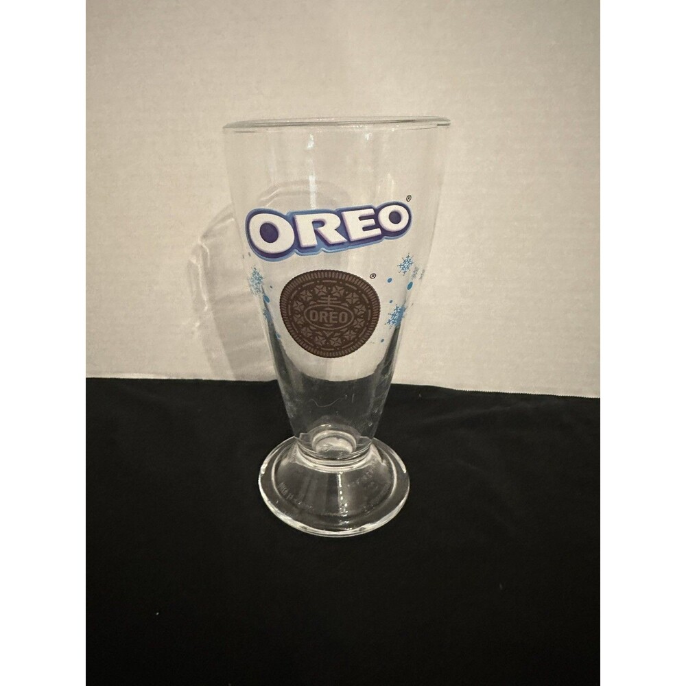 Oreo Cookie Ice Cream Sundae Milkshake Glass Clear Footed Dessert GlassEnjoy a n
